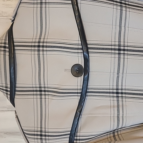 Isaac Mizrahi jacket coat. Size medium - Picture 7 of 9